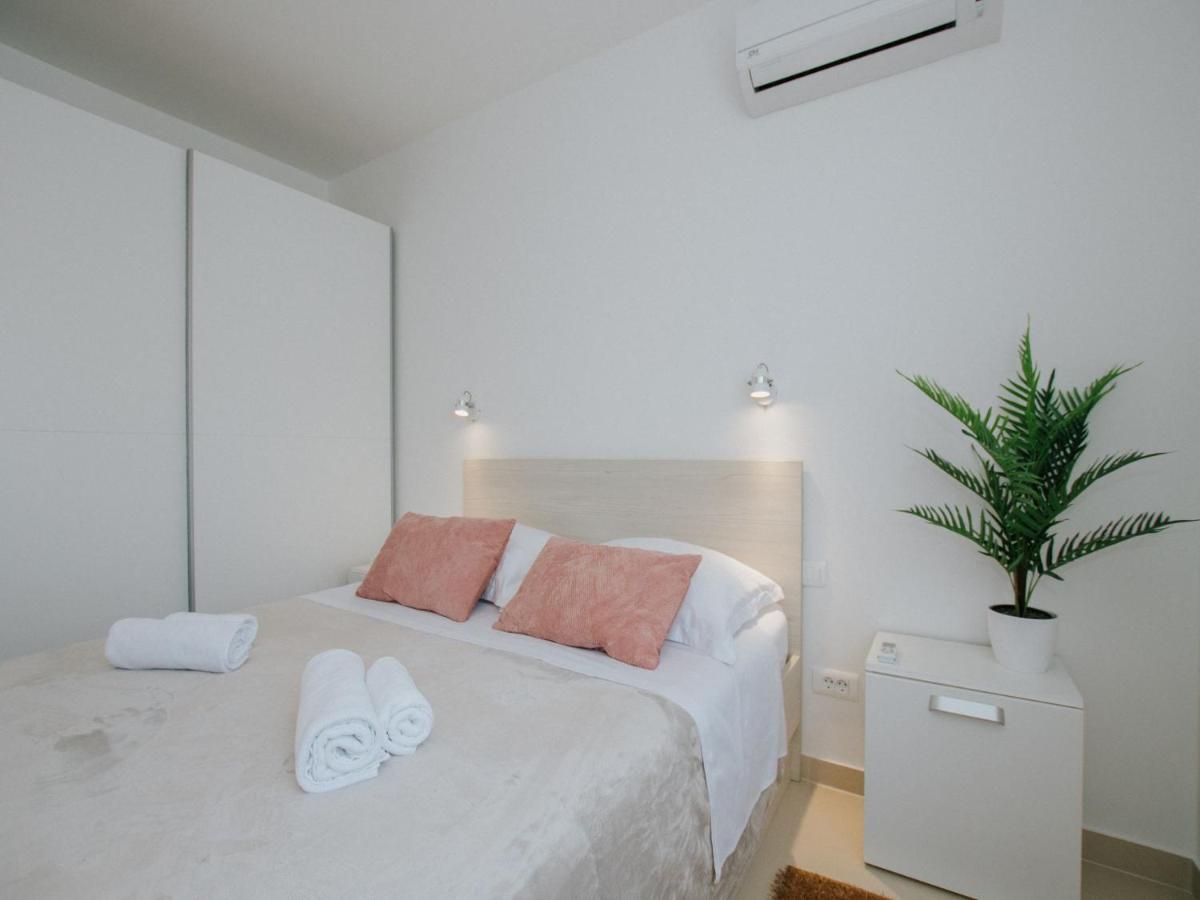Luxury Apartment Di Trogir Exterior photo